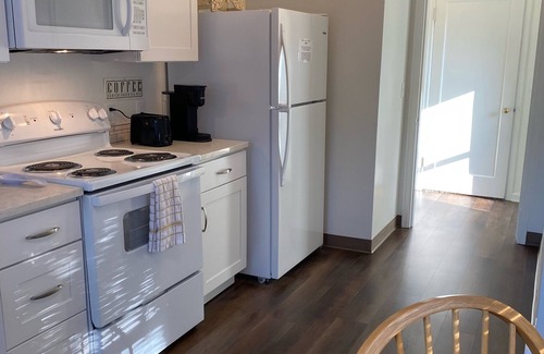 West Salem Apartment | Unit C at the Manor House Month to Month
