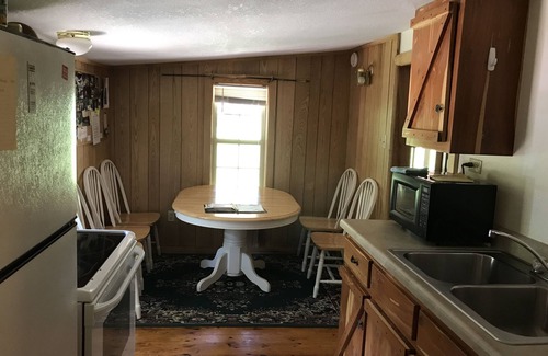 Lone Rock Cabin | Unlimited Sportman's Cabin * White River* Free WIFI