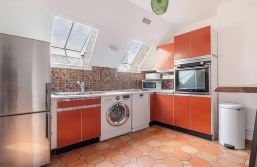 Marais Apartment | UNPARALLELED COMBINATION OF HISTORIC CHARM & MODERN AMENITIES – LE MARAIS