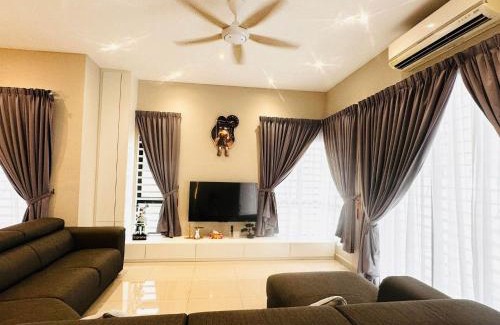 Taman Ilmu House | 《Untitled HomeStay》Sitiawan