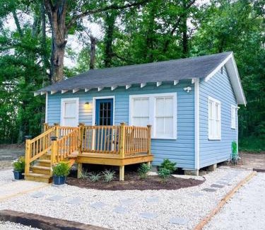 Lafayette House | Unwind & Relax at Azalea Cottage on Bayou