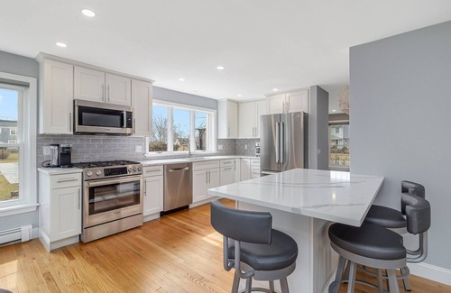Newport East House | Updated single family with a heated pool! Less than 2 miles to the beach