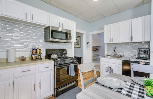 Stoughton Apartment | Updated Stoughton Apartment w/Shared Yard!
