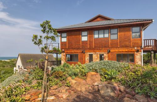 Cape Saint Francis House | Upmarket, Spacious and Stunning Sea Views