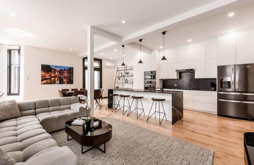 Plateau Mont Royal Apartment | Upscale 3-bedroom in Trendy Plateau Mont-Royal (1,700 sq. ft.)