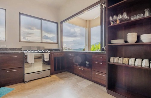 Dominicalito House | Upscale 4b/4b great location w/breathtaking views