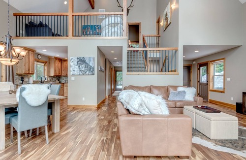 Government Camp House | Upscale Chalet with hot tub- walk to everything! No hidden/cleaning fees.