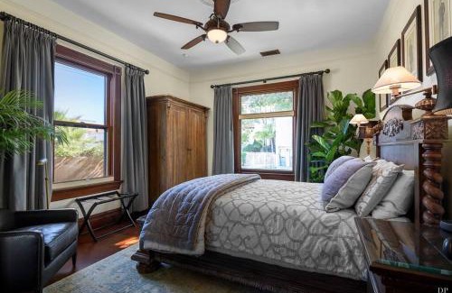 Santa Barbara House | Upscale Downtown Home Walk to Beach shops Bars 2