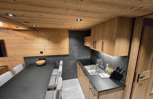 Val-Thorens Apartment | Upscale duplex with jacuzzi bath in Val Thorens/4 to 6 people