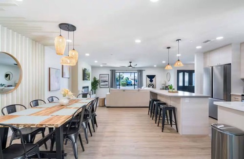 Park Scottsdale Four House | Upscale Old Town Getaway: 5 Bedroom, Pool, Mini Golf & Lounge