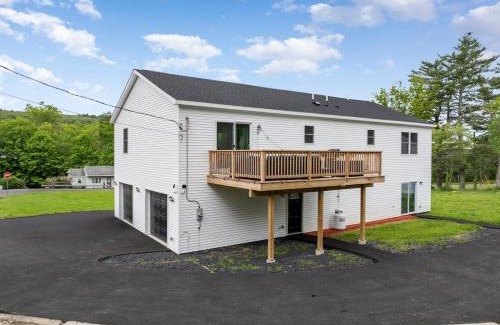 Sparrow Bush House | Upstate NY Escape - Game Ready, Game Room, Pool Table, Firepit, Delaware River