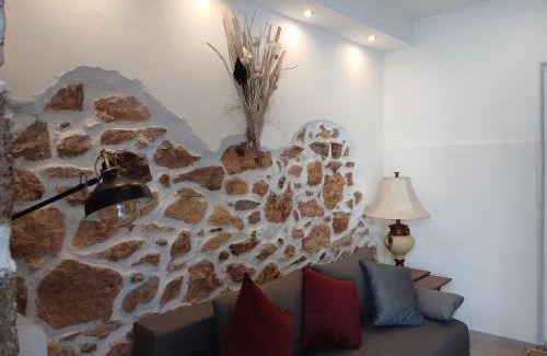 Elliniko-Argyroupoli Apartment | Urban Aspalathus