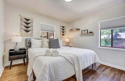 East Colorado Springs Apartment | Urban Casita Cozy Family House w BBQ Fire Pit