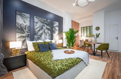 Saint-Michel Apartment | Urban Chic Hypercentre, Spa double