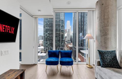 Toronto Entertainment District Apartment | Urban Downtown Suites
