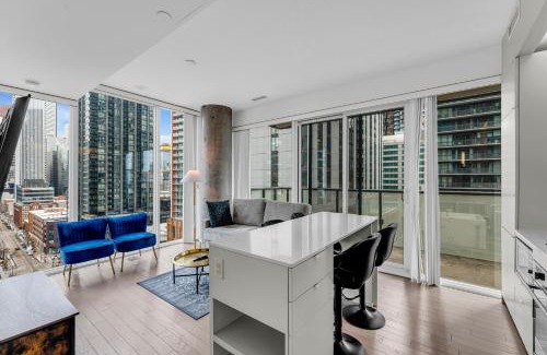 Toronto Entertainment District Apartment | Urban Downtown Suites