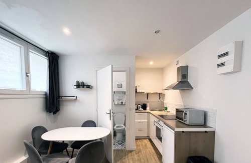 Amerique Apartment | Urban Flat 184 - Charming 1 BDR Flat in Paris