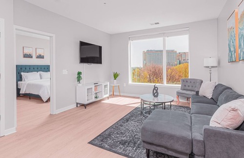 Alexandria West Apartment | Urban Oasis | DC's Doorstep | Free-Parking