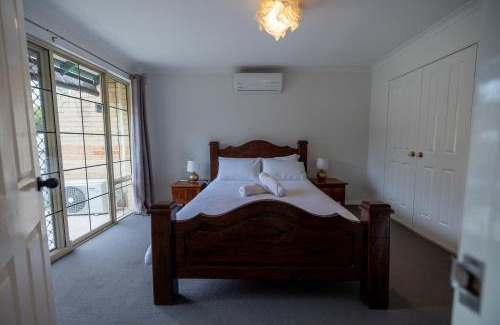 Kensington House | Urban Oasis Hideaway