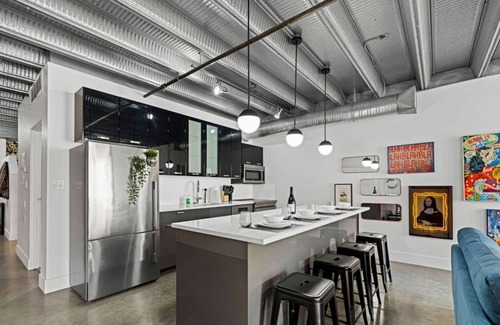 Downtown Edmonton Apartment | Urban Pop Loft | Near ICE District | UG Parking!
