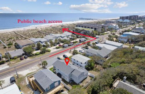 Fernandina Beach House | Updated 3-bedroom, 2 bath well stocked coastal cottage across from the beach