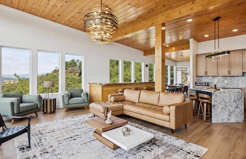 Pigeon Forge Cabin | UT Football + Stunning Views + Indoor Pool