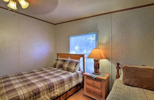 Utopia House | Utopia Family Home with Mountain Viewing Deck!