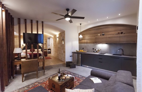Rhodes Old Town House | utopia luxury suites