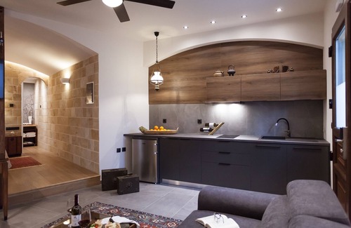 Rhodes Old Town House | utopia luxury suites