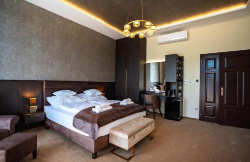 Balatonalmadi House | Vöröskő Villa -ELNÖKI szauna és jakuzzi használattal
