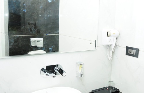 Ooty Hotel | V Grand