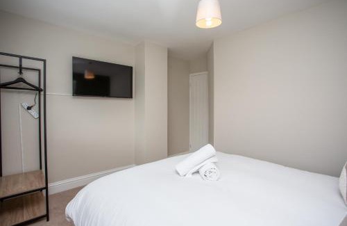 Chester-le-Street House | Vacant Nests The Wynd Spacious Home Parking