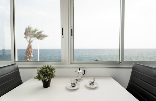 Los Abrigos Apartment | Vacation Apartment 'Balcón Al Atlántico' with Sea View, Private Terrace and Wi-Fi
