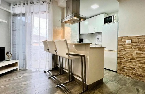 Los Cristianos Apartment | Vacation Apartment 'Relaxing Los Cristianos' with Sea View, Wi-Fi and Air Conditioning