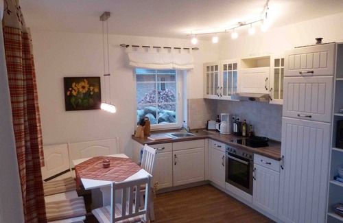 Middelhagen Condo | Vacation apartment on the ground floor in the thatched house on the Bodden in Middelhagen