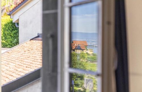 Busserach Apartment | Vacation apartment with batAppartement de vacances avec sanitaires et cuisinehroom and kitchen