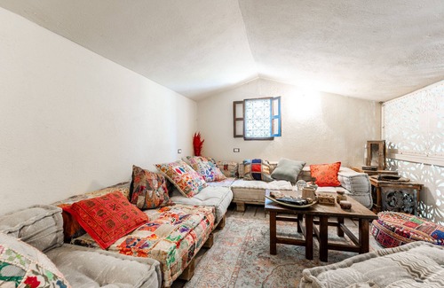 Capitana House | Vacation Home "Andora D E C" with Private Pool, Private Terrace & Wi-Fi