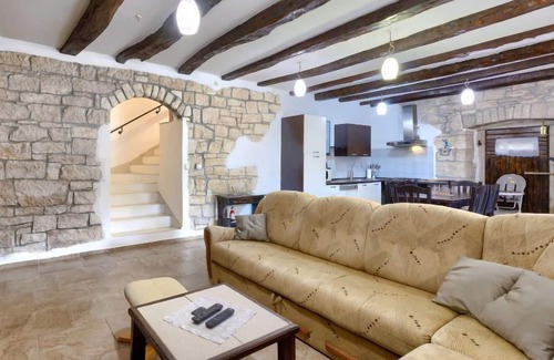 Kircija House | Vacation home Šterna by Interhome