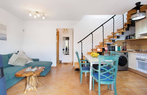 La Oliva House | Vacation Home 'Amadeus' with Shared Pool, Private Terrace and Wi-Fi