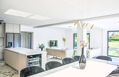 Donji Prolozac House | Vacation home Noel by Interhome