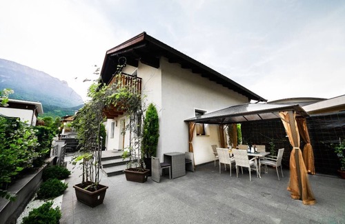 Caldaro Sulla Strada del Vino House | Vacation home with garden