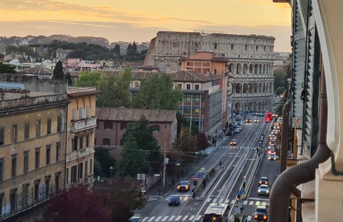 Monti Apartment | VACATIONS IN THE HEART OF ROME COLOSSEUM