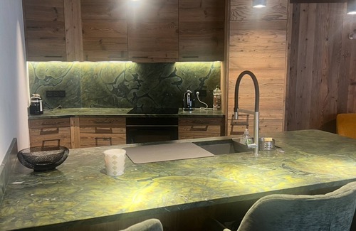 Le Cret Apartment | Val-d'Isère: 3-bed apt for 6, balcony with village view, parking, WIFI