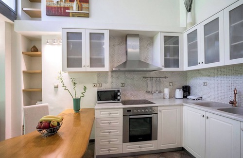 Chalandri Apartment | VALAS HOUSE-GARDEN FLAT