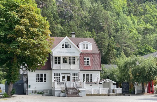 Valldal Bed & Breakfast | Valldal Fjord Lodge