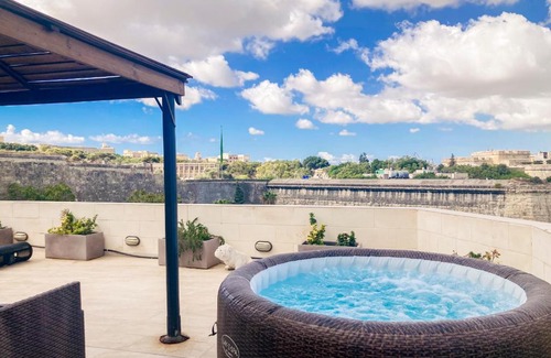 Kalkara Apartment | Valletta and Grand Harbour Lookout