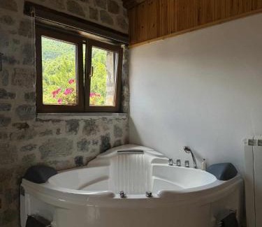 Shale House | Valter & Drita's Guesthouse