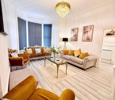 Blackpool Town Center House | Vance Holiday Home