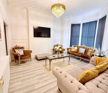 Blackpool Town Center House | Vance Holiday Home