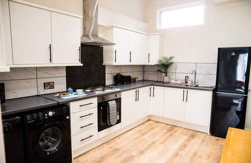 Blackpool Town Center Apartment | Vance Retreat-1. 3 Bed Sleeps 8.